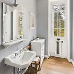 Grand Manoir Avec Terrasse Et Piscine Pour 10 *